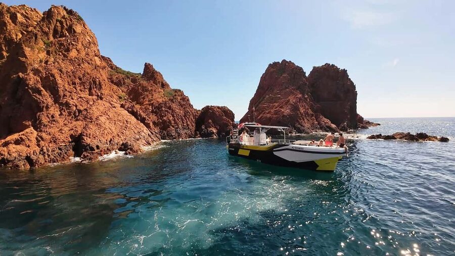 Fréjus: Sea and Creeks Boat Tour with Snorkeling and Drinks - Why the Estérel coast works so well from a boat