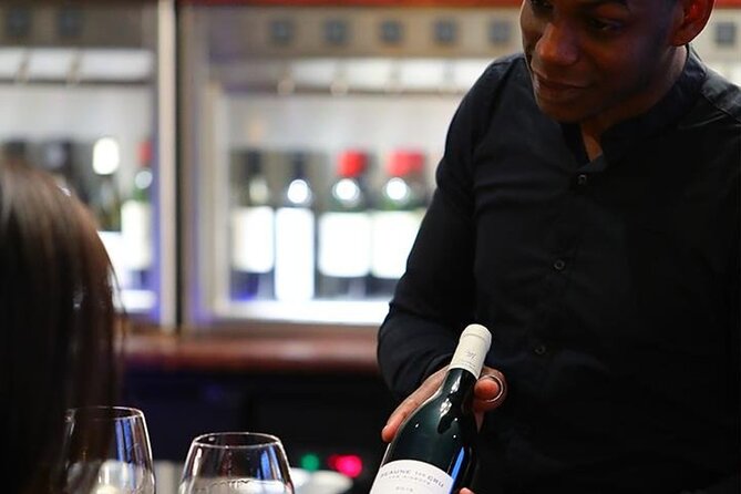French Wine and Champagne Tasting in Paris - How the sommelier teaches you to taste