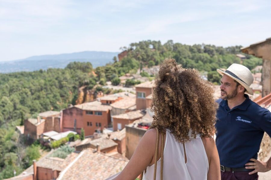 From Avignon: All Provence in one Day - Roussillon and the red earth of the Luberon