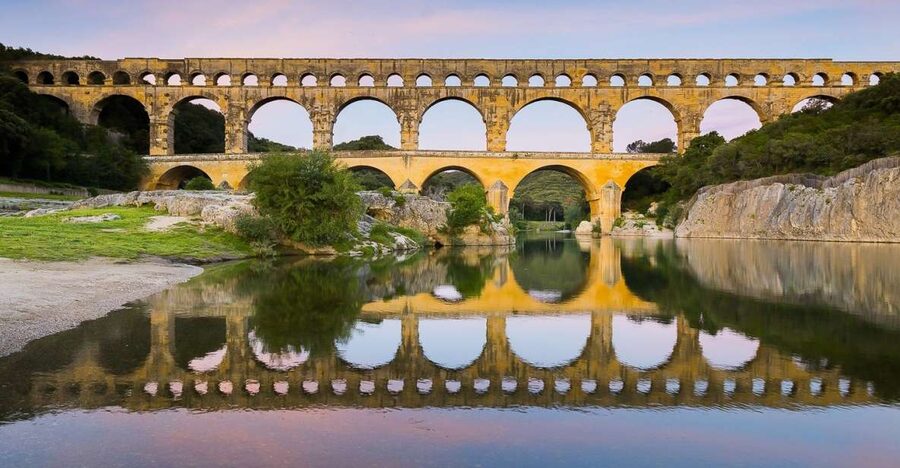 From Avignon: Full-Day Best of Provence Tour - Gordes, a hill town made for a viewpoint