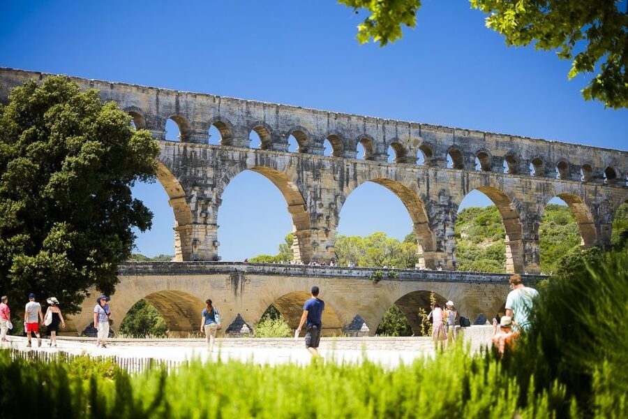 From Avignon: Full-Day Best of Provence Tour - Why the small van matters