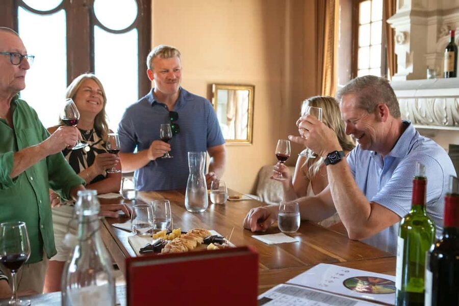 From Bordeaux: Afternoon Saint-Emilion Wine Tasting & snack - Who should book this Saint-Émilion outing?