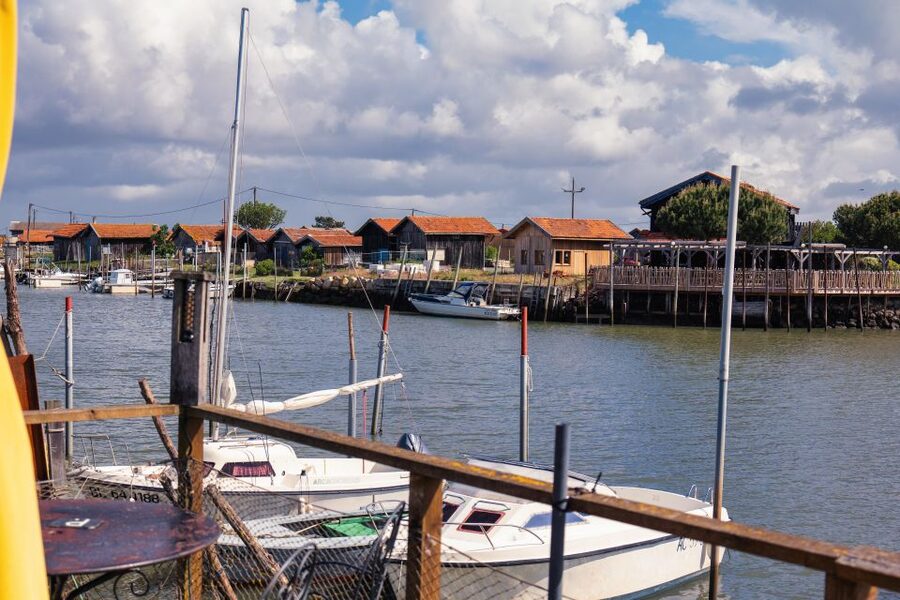 From Bordeaux: Arcachon Bay Full Day Tour and Oyster Lunch - Climbing Dune du Pilat at Pyla-sur-Mer