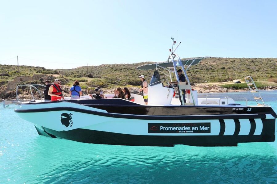 From Calvi: 2-Hour Sunset Cruise to Revellata Peninsula - How the guides shape the evening