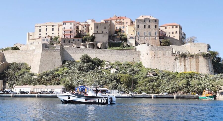 From Calvi: 2-Hour Sunset Cruise to Revellata Peninsula - Boat comfort and the question of waves