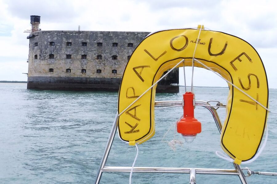 From La Rochelle: Sailing Cruise to Fort Boyard - What the crew adds to the outing