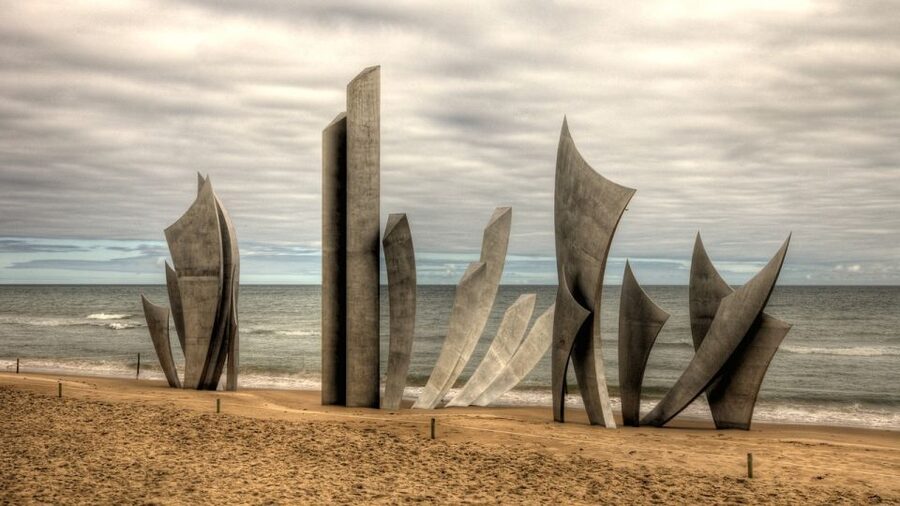 From Le Havre: D-Day Beaches Shore Trip with Packed Lunch - Leaving Le Havre and crossing Normandy