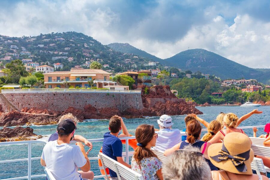From Mandelieu: Corniche d'Or Sightseeing Cruise with Guide - Should you book the Corniche d’Or cruise?