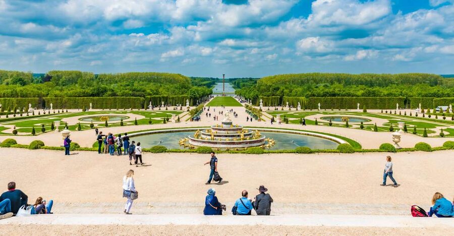 From Paris: Full-Day Guided Tour of Versailles - Lunch and the change from guided touring to free time