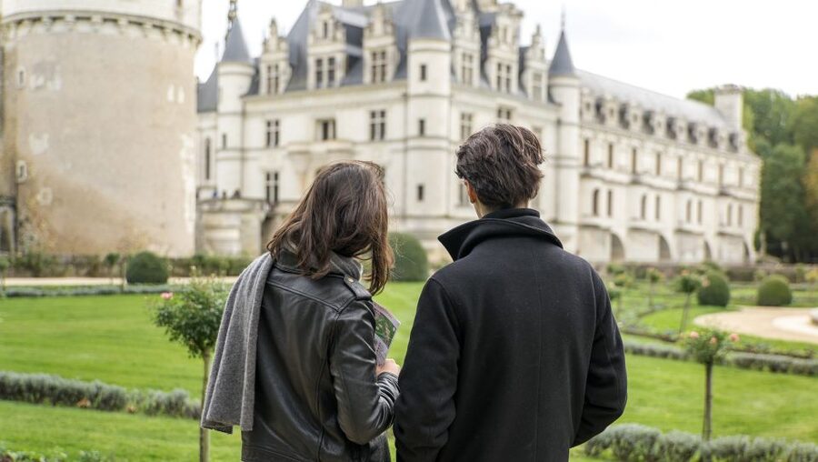 From Paris: Full-Day Loire Valley Chateaux Tour - Lunch, timing, and the practical cost of the day