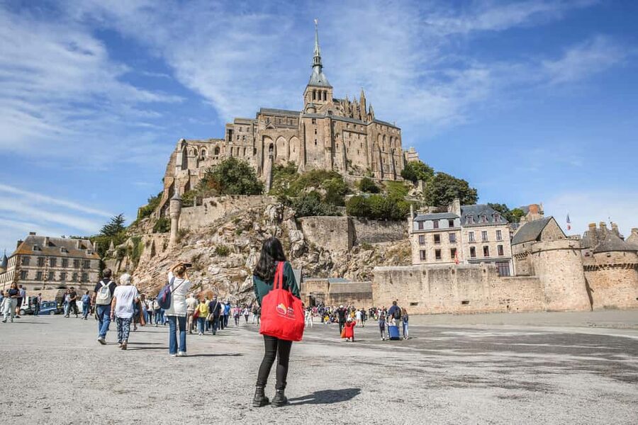From Paris: Full-Day Mont Saint-Michel Guided Tour - Meeting at the Eiffel Tower