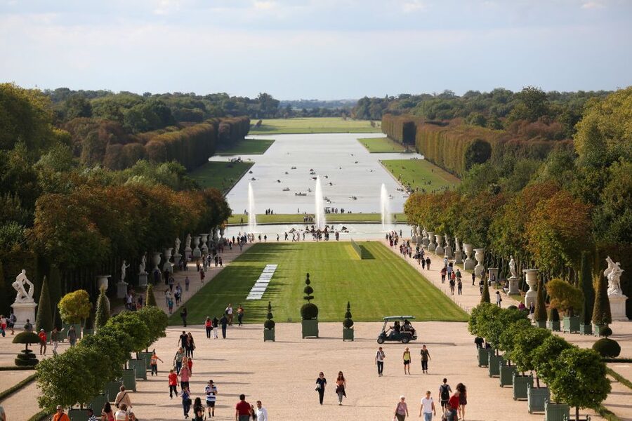 From Paris: Giverny and Versailles Palace Guided Day Trip - Giverny: Monet’s house, flowers, and lily pond