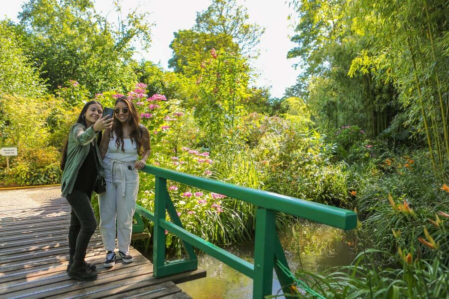 From Paris: Giverny Day Trip with Audio Guide or Live Guide - Why Giverny is worth leaving Paris for