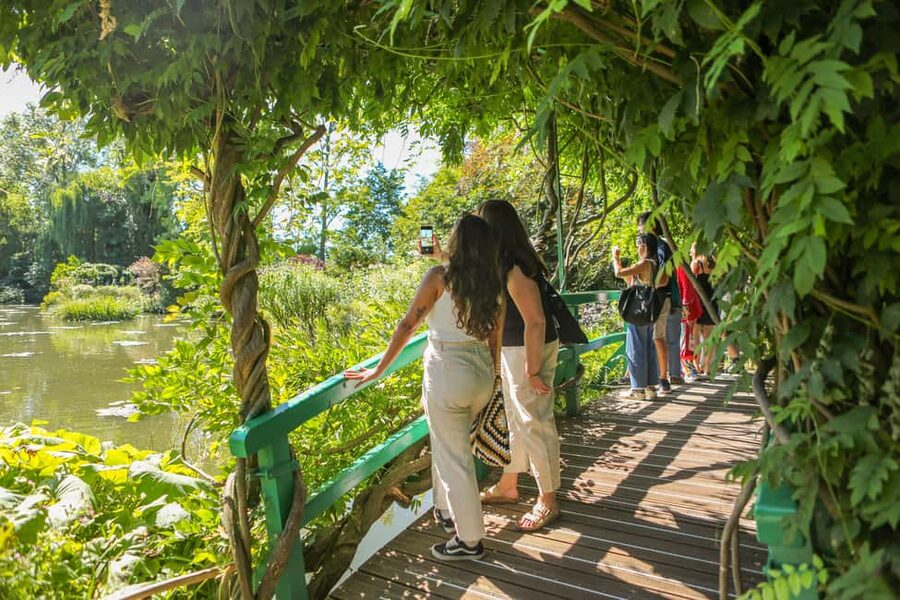 From Paris: Giverny Day Trip with Audio Guide or Live Guide - The flower garden near the house