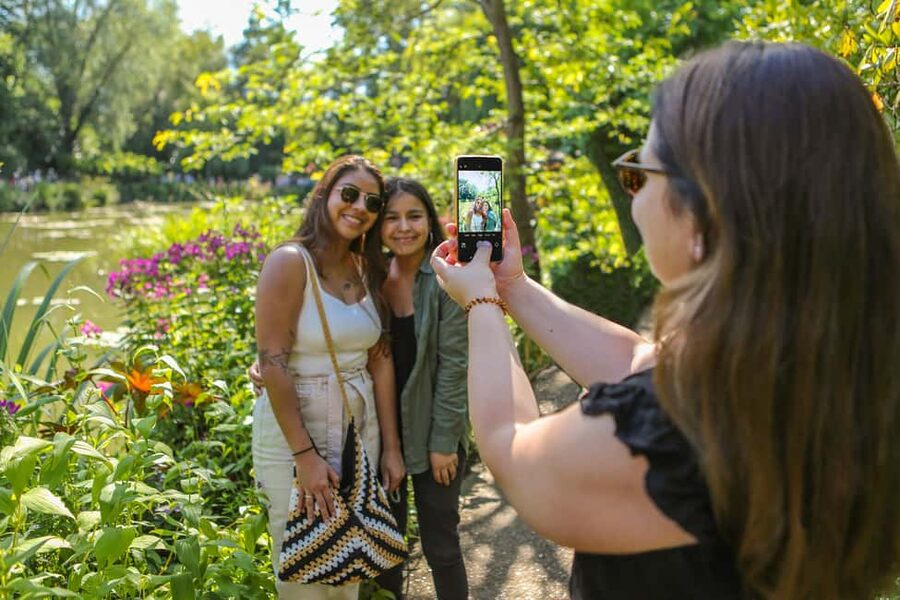 From Paris: Giverny Day Trip with Audio Guide or Live Guide - How much time do you really have?