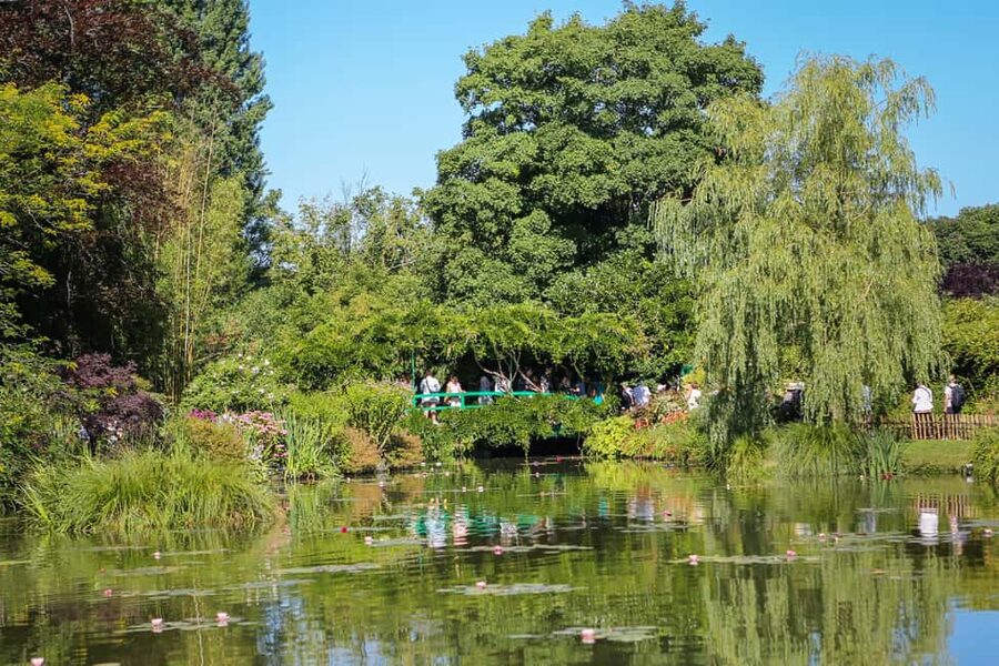 From Paris: Giverny Day Trip with Audio Guide or Live Guide - The coach ride from Paris