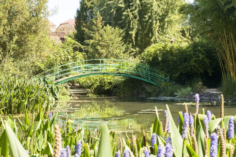 From Paris: Guided Day Trip to Monet's Garden in Giverny - Inside Monet’s house