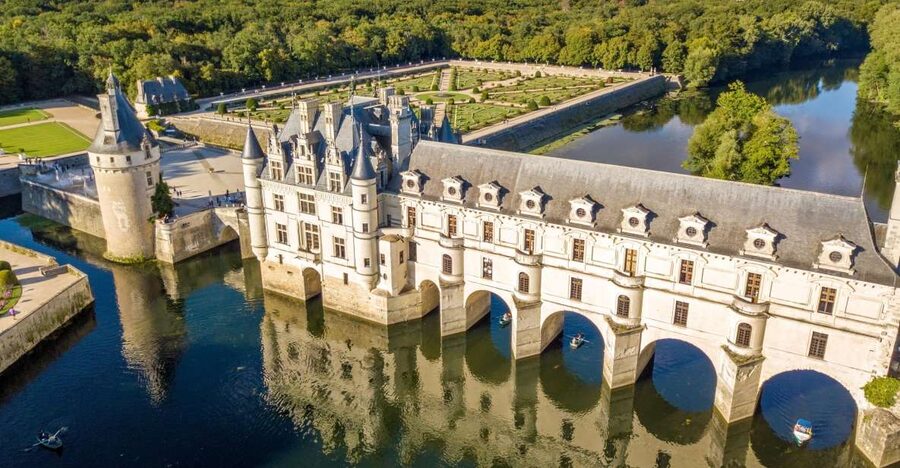 From Paris: Loire Valley Castles Day Trip With Wine Tasting - Blois: a useful two-hour pause