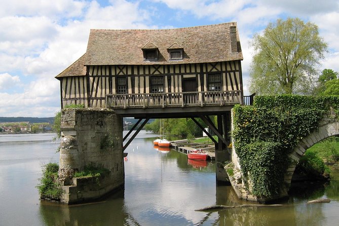From Paris: Monet Gardens & Giverny Bike Tour with Picnic Stop - What the six-mile cycling section is really like