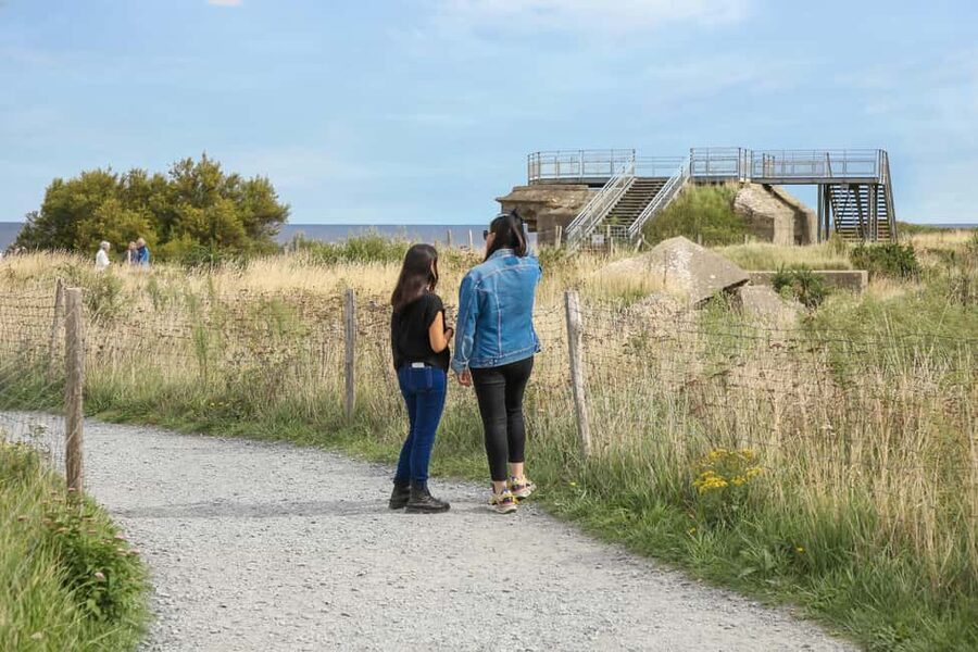 From Paris: Normandy D-Day Beaches Day Trip - Pointe du Hoc and the cliffs under fire