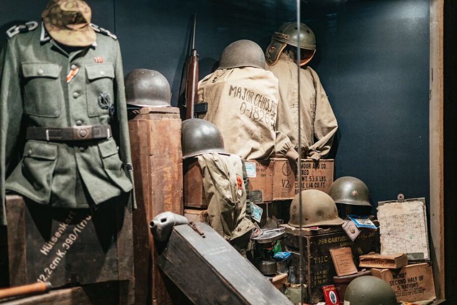 From Paris: Normandy D-Day Landing Beaches Full-Day Tour - How the guide shapes the day
