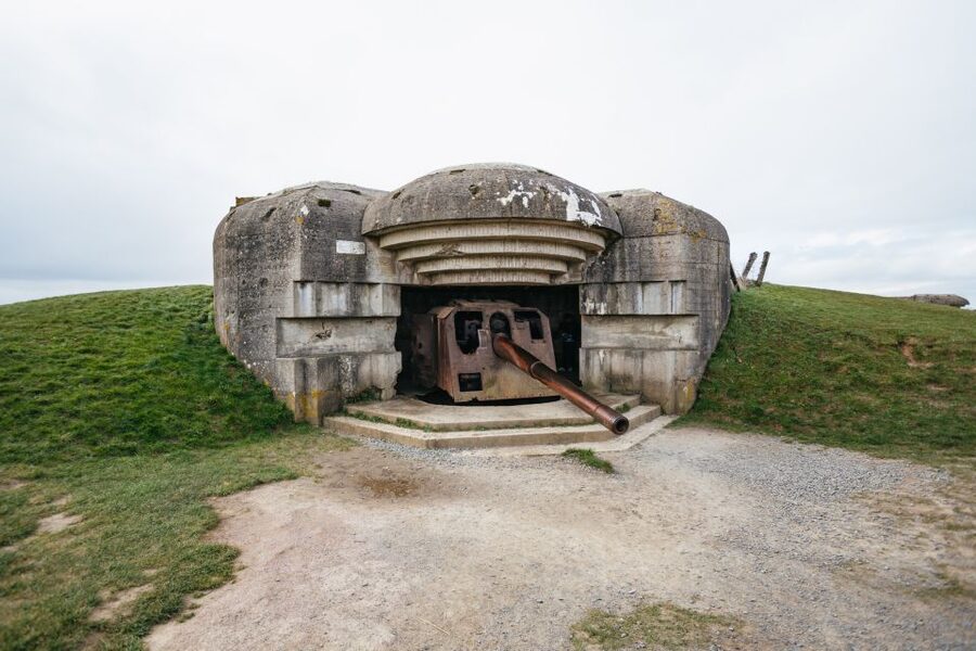 From Paris: Normandy D-Day Landing Beaches Full-Day Tour - Omaha Beach and the exposed approach