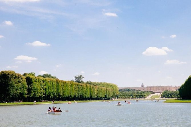 From Paris: Versailles Bike Tour w/ Palace, Gardens, & Picnic - Grand Canal picnic and the outer gardens