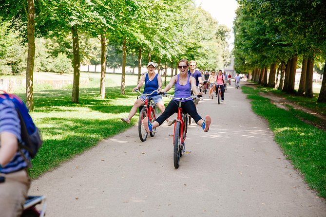 From Paris: Versailles Bike Tour w/ Palace, Gardens, & Picnic - Entering the Palace of Versailles