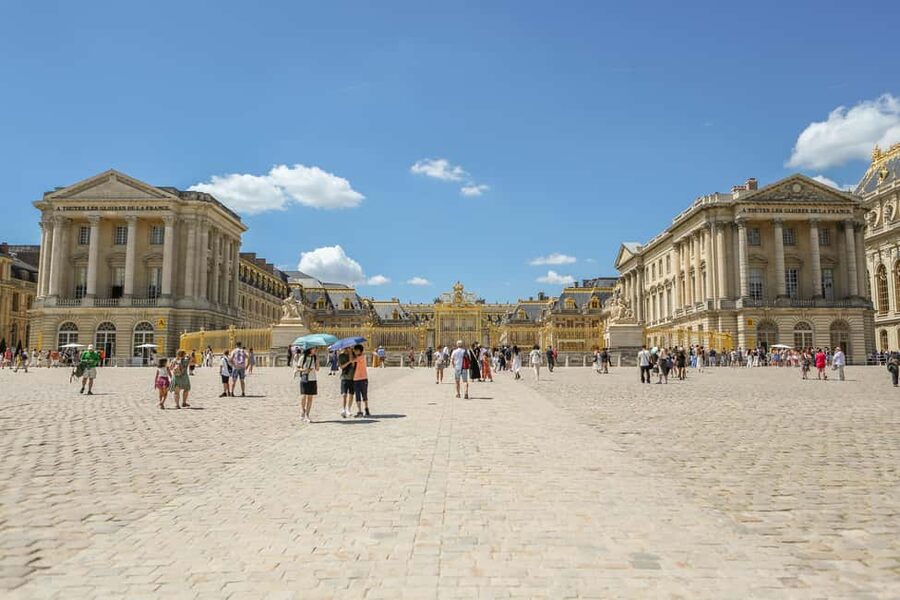 From Paris: Versailles Guided Tour with Skip-the-Line Entry - The Coach Ride From Paris to Versailles