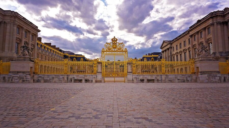 From Paris: Versailles Palace and Gardens Guided Experience - Walking, weather, and access