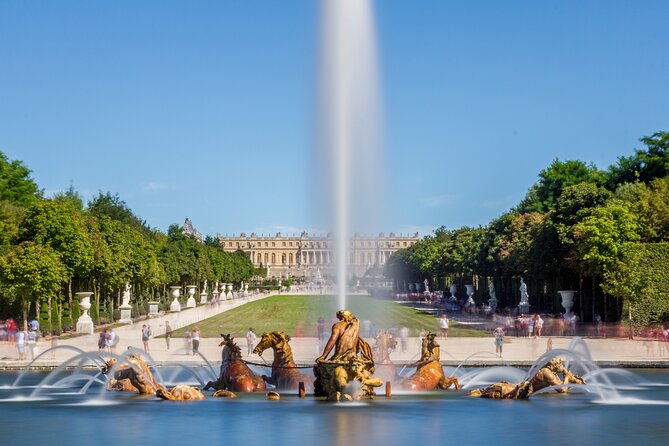 From Paris: Versailles Palace Live Tour with Gardens Access - Exploring 1,977 acres of gardens