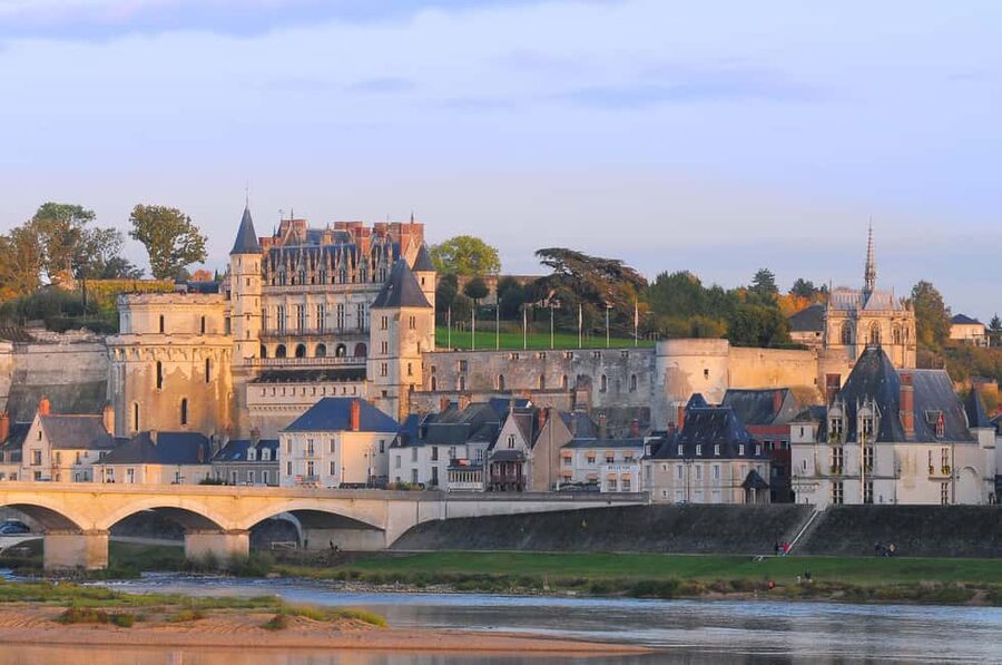 From Tours/Amboise: Chenonceau & Chambord Chateaux Day Trip - Chambord and the Big Royal Statement