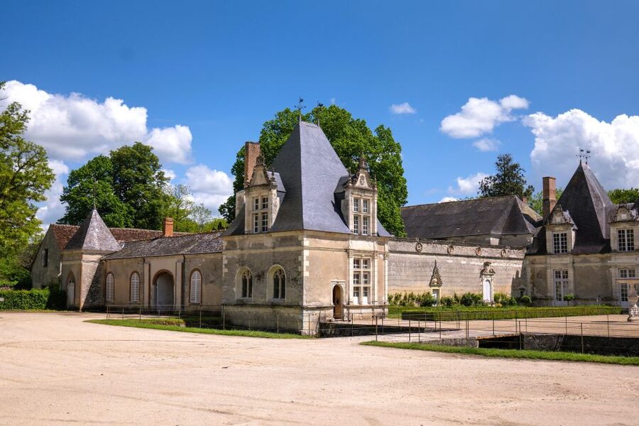 From Tours: Chambord, Chenonceau & Lunch at Family Chateau - Château de Villesavin: lunch in a lived-in family home