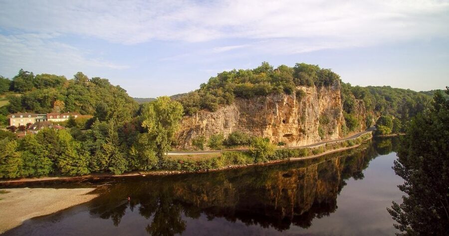 From Vitrac: Dordogne River Canoe Rental - La Roque-Gageac and the first major stop