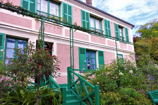 Giverny Monet House and Gardens Skip the line Walking tour - Why Giverny feels like stepping into a Monet painting
