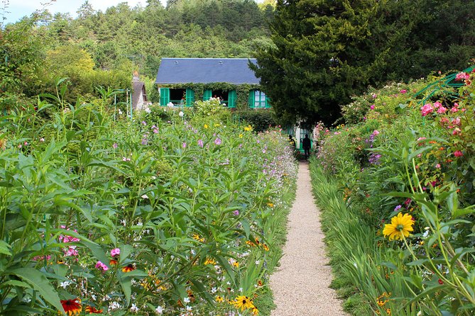 Giverny Monet's Home & Versailles Palace Day Trip from Paris - Why combine Versailles and Giverny in one day?