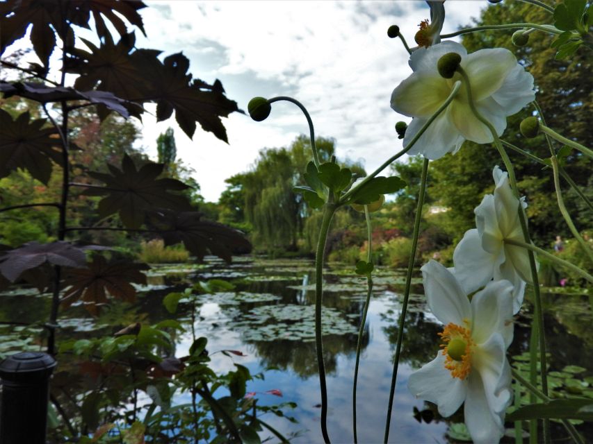 Giverny: Monet’s House and Gardens Skip-the-Line Tour - Is two hours enough for Giverny?