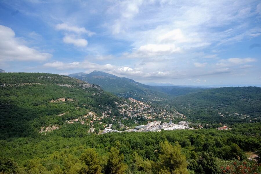 Grasse, Valbonne & Gourdon: Day Tour with Wine Tasting - Valbonne, a village built for wandering