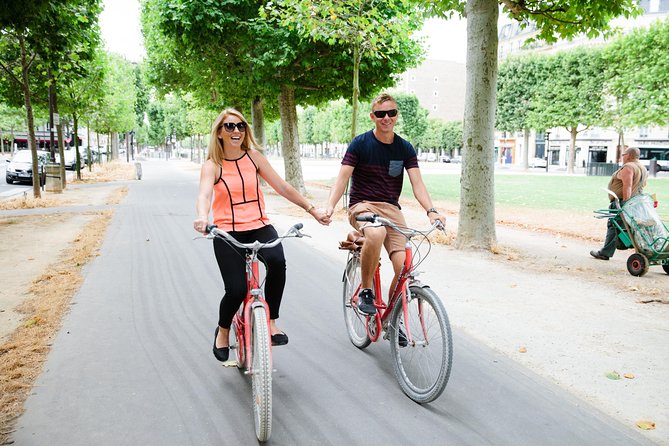 Highlights of Paris Bike Tour w/ a Local Guide (English or Dutch) - Group size, pace, and the real value