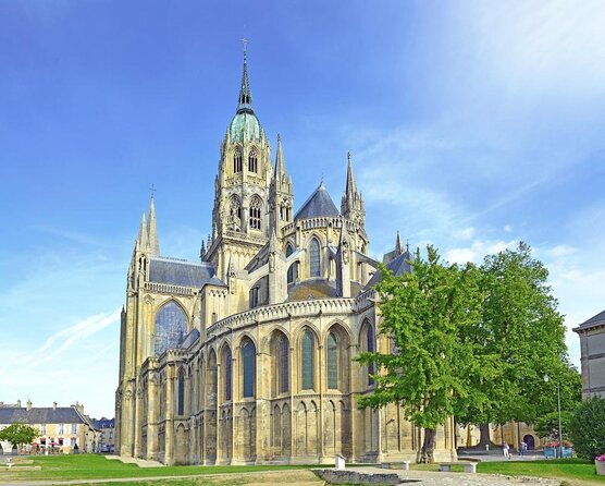 Historic Bayeux Daily Group City Tour In English 2 hrs (Apr-Sept) - Key things to know before you book