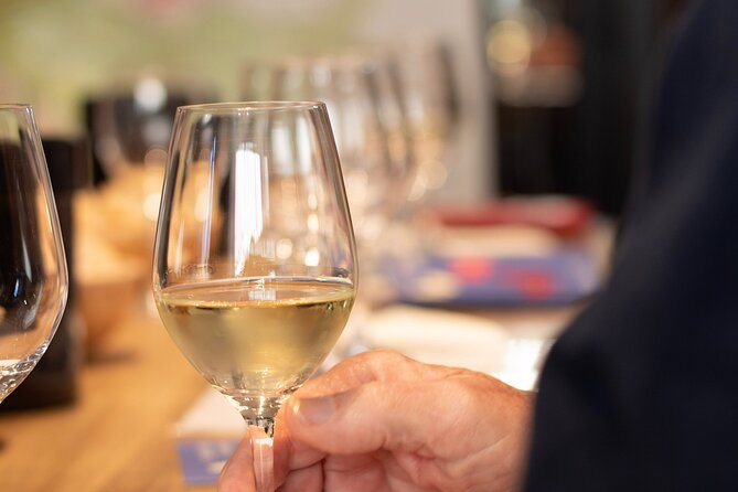 Introduction to Bordeaux wines paired with cheeses & charcuterie - A quick way into Bordeaux wine