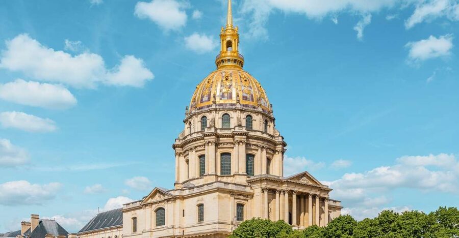 Les Invalides: Napoleon's Tomb & Army Museum Entry - Medieval armor and the weapons of French kings