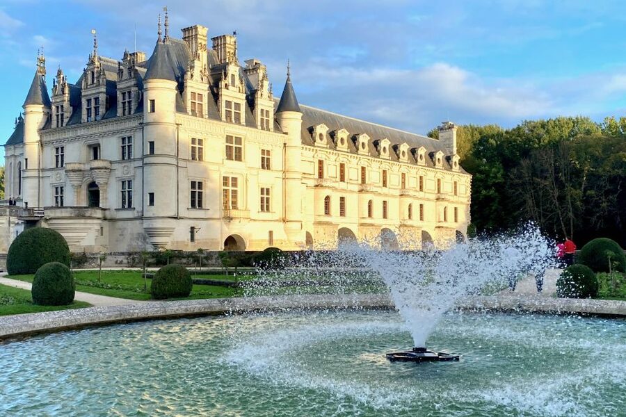 Loire Valley Castles: Chenonceau, Amboise & Da Vinci Trip - Key points at a glance