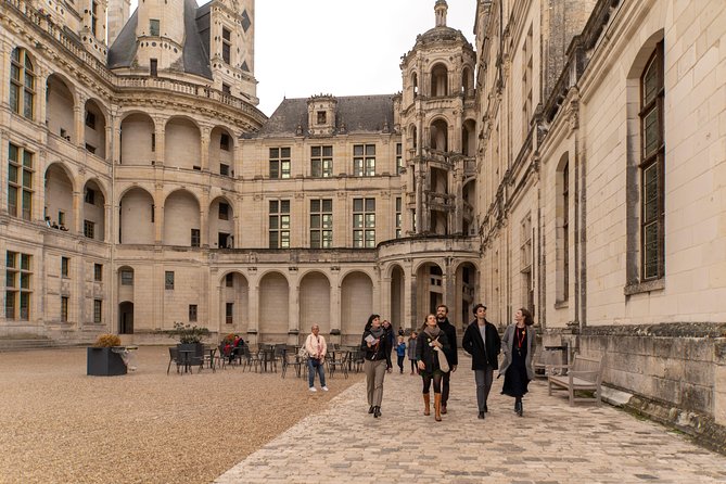 Loire Valley Castles Trip with Chenonceau and Chambord from Paris - Small details that make the day easier