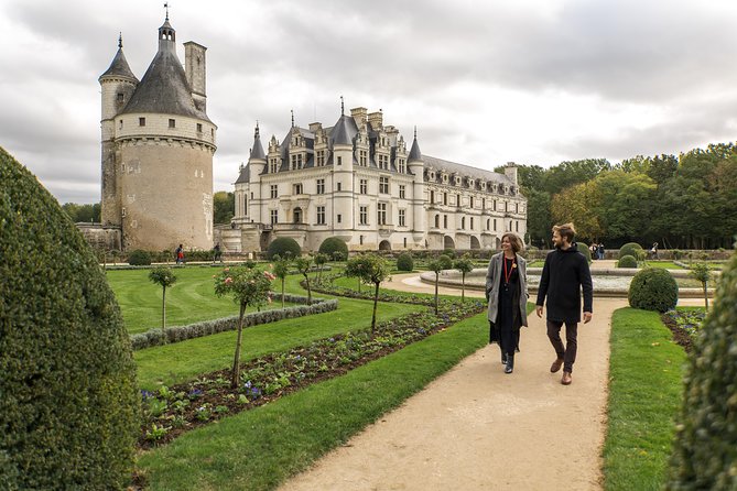 Loire Valley Castles Trip with Chenonceau and Chambord from Paris - Chenonceau: the elegant castle over the water