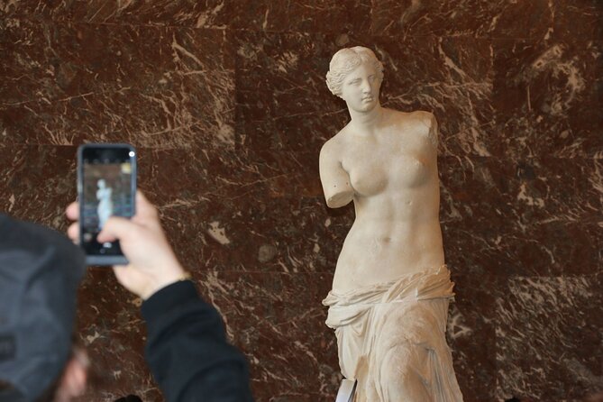 Louvre Museum Access Guided Tour with Mona Lisa - The Mona Lisa, with realistic expectations