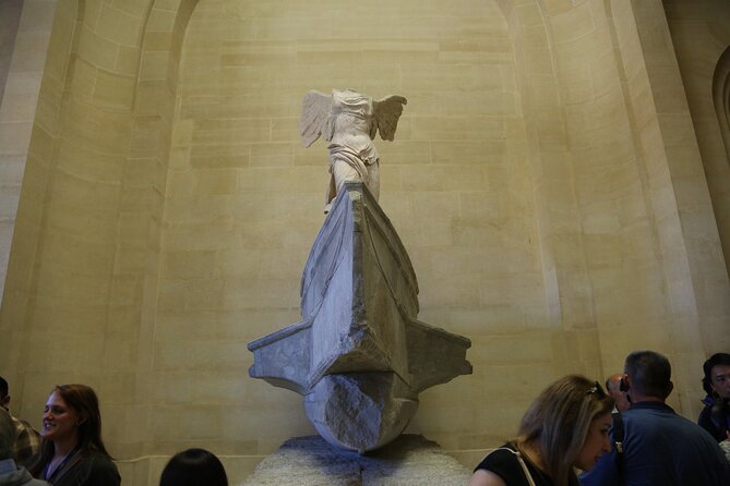 Louvre Museum Masterpieces Guided Tour with Access - Three hours on your feet