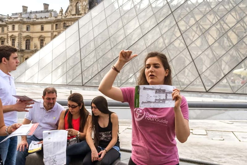 Louvre Museum: Skip-the-Line Small Group Guided Tour - Why a planned Louvre route helps