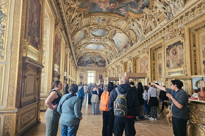 Louvre Museum Small-Group English Guided Tour - Priority access and the first minutes inside