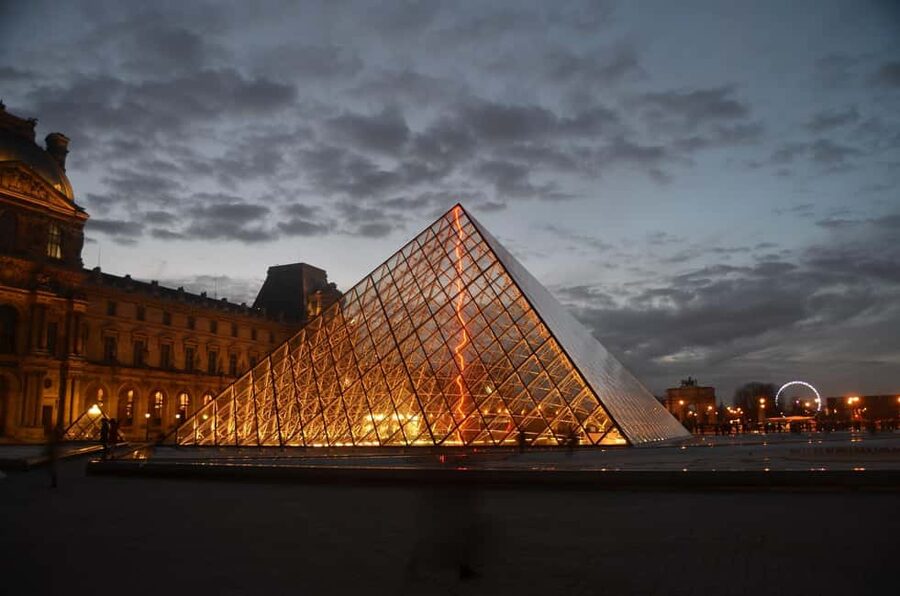 Louvre Museum Timed Entrance Ticket with Audio Guide - The Mona Lisa and the Louvre’s famous first stops